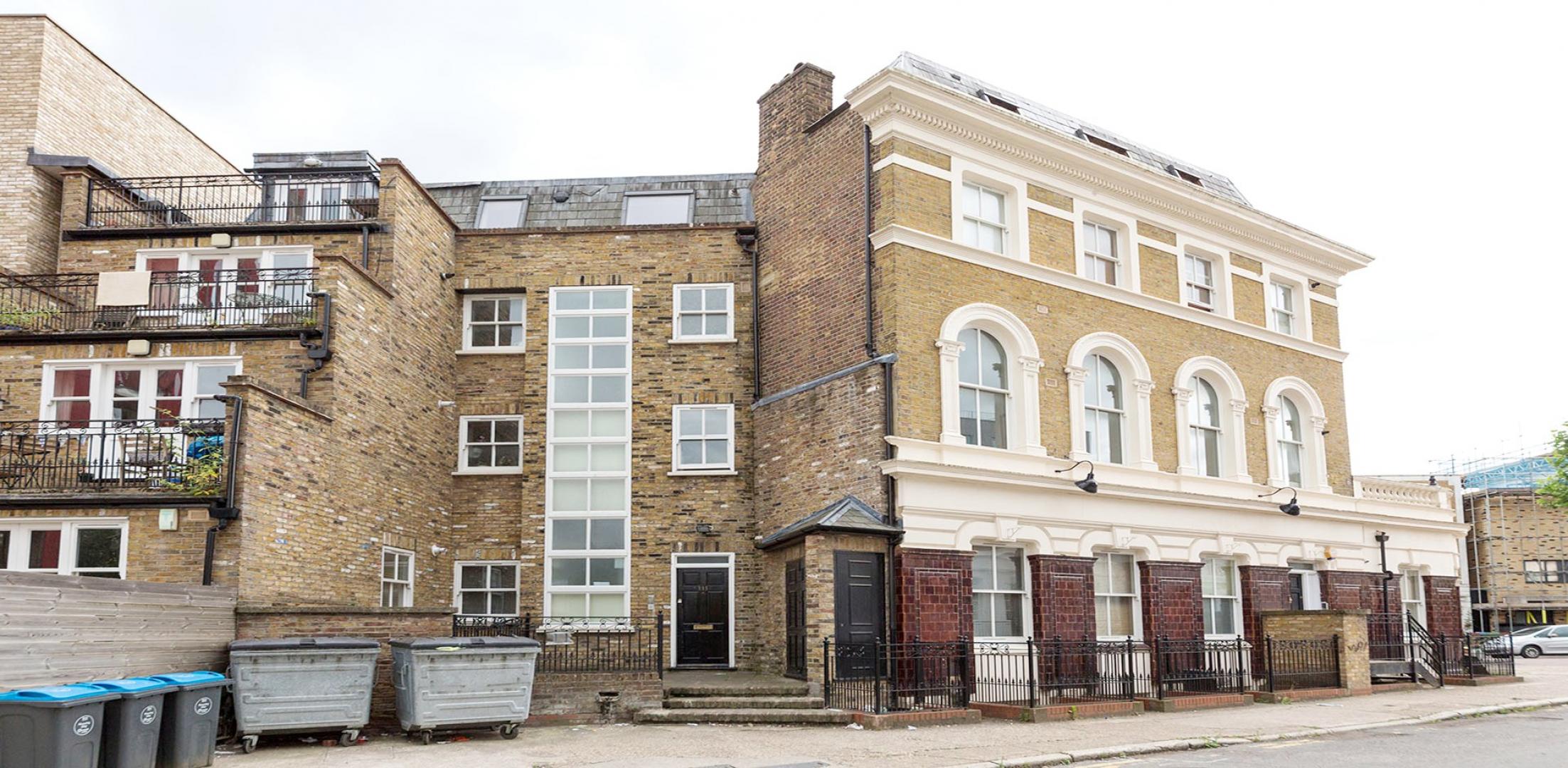 			Private Roof Terrace, 1 Bedroom, 1 bath, 1 reception Flat			 Canterbury Road, QUEENS PARK